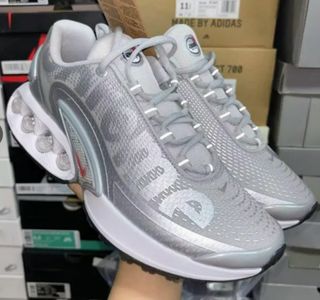 Nike Air Max Zapatillas Plata y Rojo