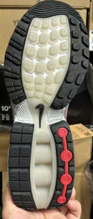 Nike Air Max Zapatillas Plata y Rojo