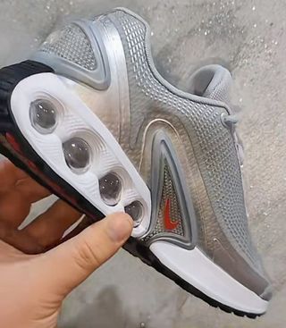 Nike Air Max Zapatillas Plata y Rojo