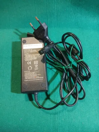 Cargador Patinete Eléctrico 42V 1.5A