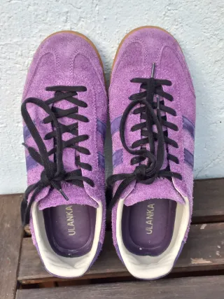 Deportivas lila