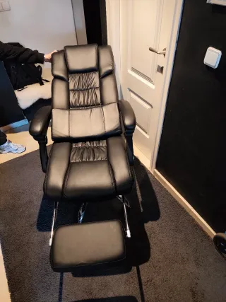 Silla de oficina ergonómica negra