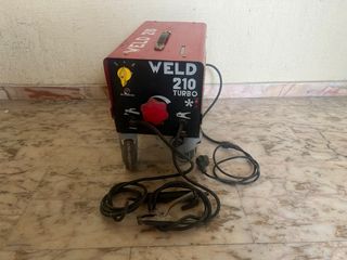 soldadora eléctrica de arco modelo Weld 210 Turbo.