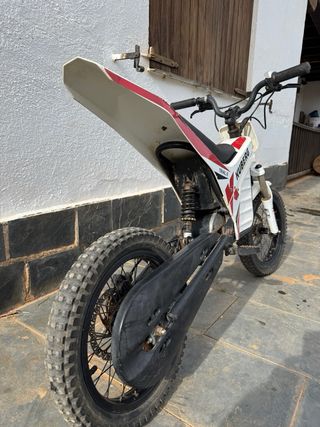 Moto electrica infantil, kuberg