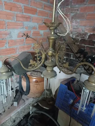 Lámpara de bronce antigua