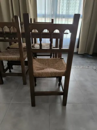 Mesa de comedor madera y 5 sillas