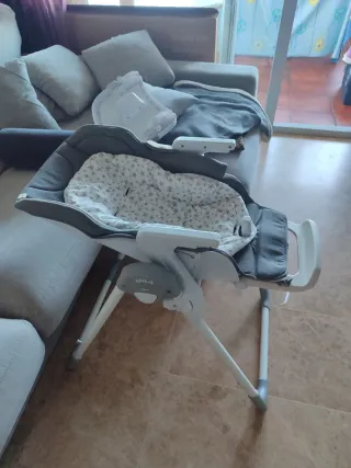 Trona Jané gris con cojín estampado