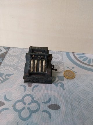 Máquina  registradora antigua
