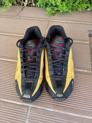 Nike Shox Preto Dourado Tamanho 38