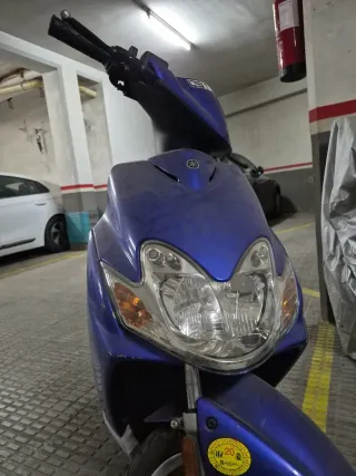 Yamaha JogRR Scooter Azul y Negro