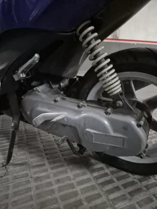 Yamaha JogRR Scooter Azul y Negro