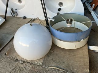 Juego de lámparas colgantes y de mesa