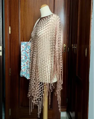 Vestido y bolso de playa.