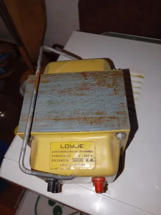 Transformador LOYJE 1000 VA 125-220V