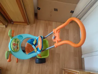 Triciclo para bebé con manillar