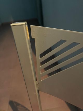 Silla de cocina gris y rosa de Pereda