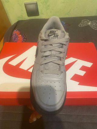 Nike Air Force 1 Grises Talla 38.5