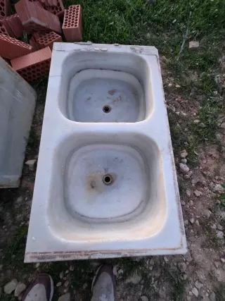 Pila de mármol con 2 pozas