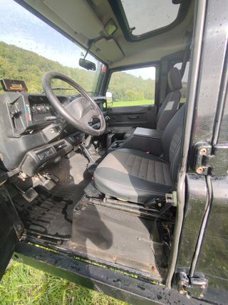 Land Rover Defender 2003