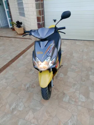 Yamaha Jog RR 50 Scooter