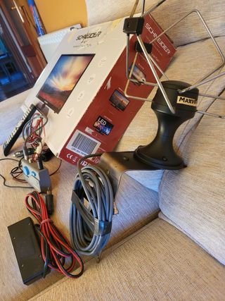 Televisor Schneider 22 Full HD para Camión