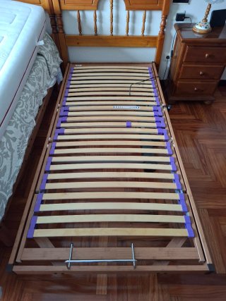 Cama con somier articulado de 90x190 cm