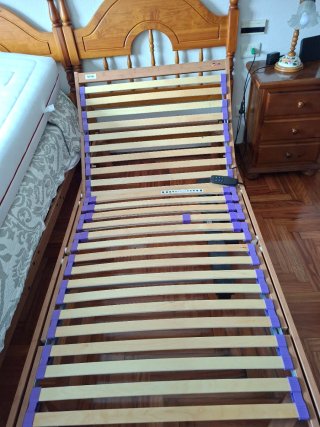 Cama con somier articulado de 90x190 cm