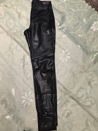 Leggings efecto piel Pimkie negros