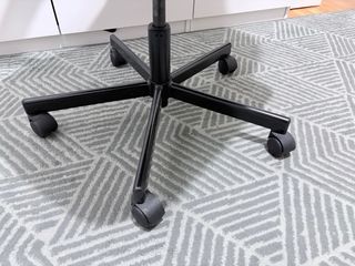 Silla de oficina negra ajustable