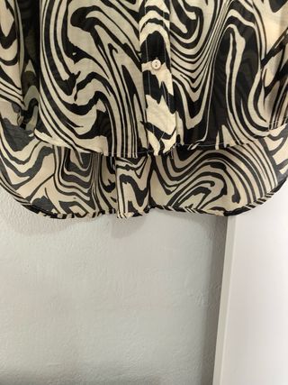 Camisa Stradivarius Estampado Cebra Beige/Negro