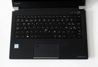 TOSHIBA ORDENADOR PORTÁTIL LAPTOP i7 SSD