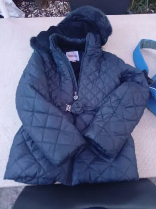 Lote 2 abrigos y 1 chaqueta floral (10-13