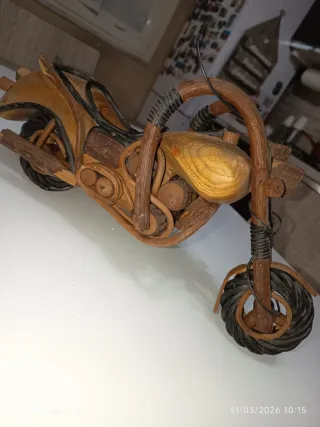 Modellino moto in legno artigianale