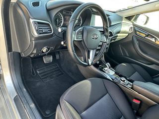Infiniti Q30 2016