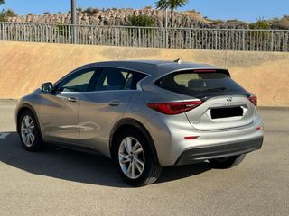 Infiniti Q30 2016