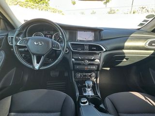 Infiniti Q30 2016