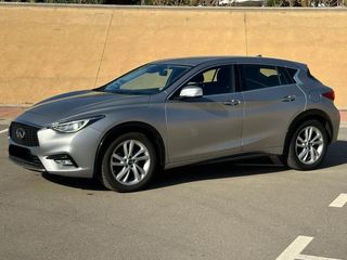 Infiniti Q30 2016