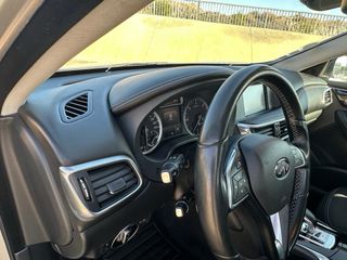 Infiniti Q30 2016
