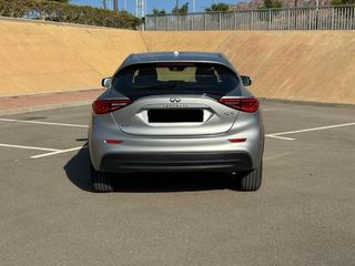 Infiniti Q30 2016