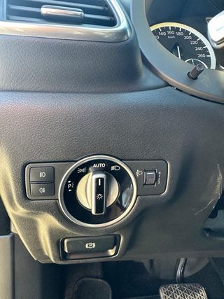 Infiniti Q30 2016