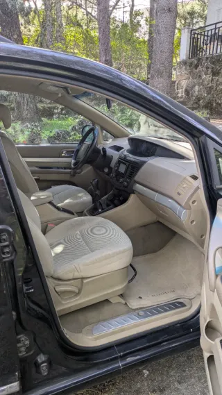 SsangYong Rodius 2011