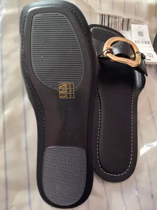 Sandálias Pretas Parfois Fivela Dourada Tam 36