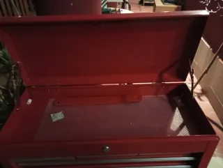 Caja de herramientas roja