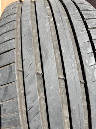 Neumático Michelin 275/40 R20 PILOT SPORT SUV