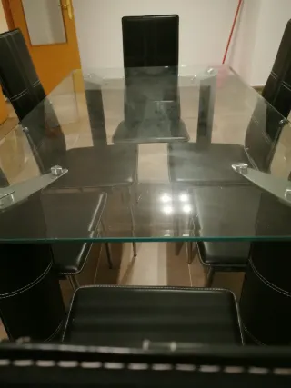 Mesa Comedor Cristal + 6 Sillas Negras