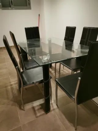 Mesa Comedor Cristal + 6 Sillas Negras