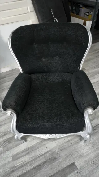 Sillón y butacas madera clásico