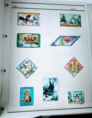 Colección de sellos del mundo en 2 álbumes