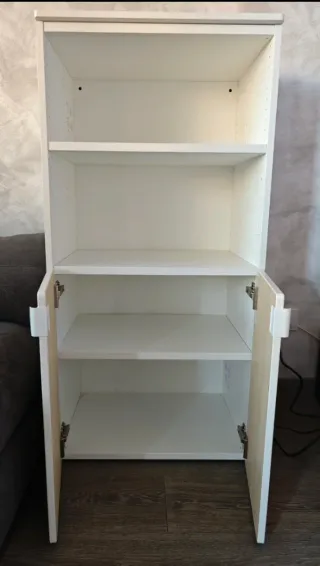 Mueble Ikea blanco y madera