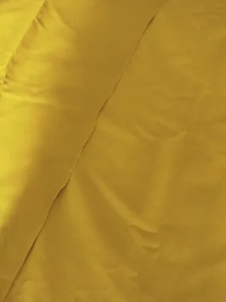 Lona amarilla de tela